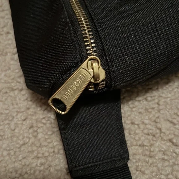 Herschel Fifteen Cotton Casuals Belt Bag/Fanny Pack In Black Great Condition - Picture 4 of 7